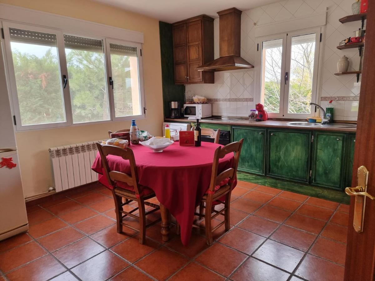 Villa Pancorbo Velayos Eksteriør billede