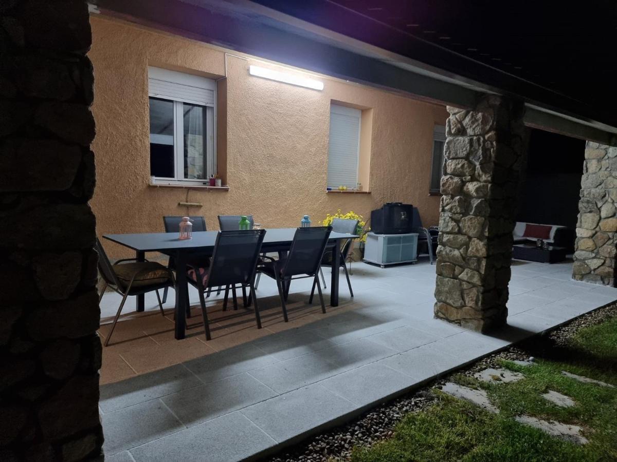 Villa Pancorbo Velayos Eksteriør billede
